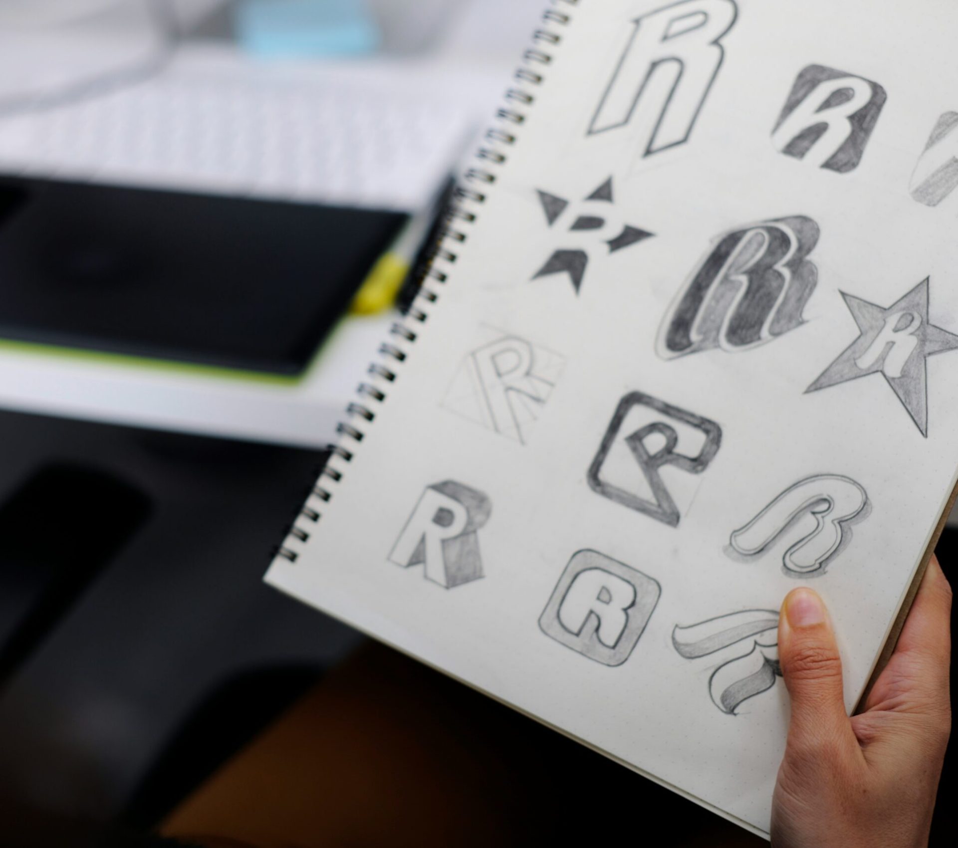 curated-lifestyle-WdaUSLwaWVQ-unsplash